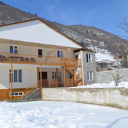 Guesthouse Qarim Mestia Exterior photo