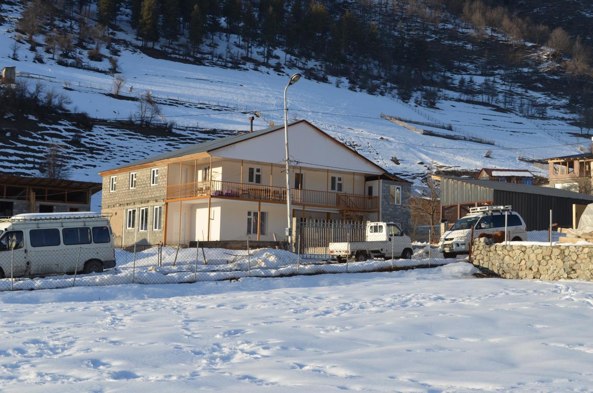 Guesthouse Qarim Mestia Exterior photo