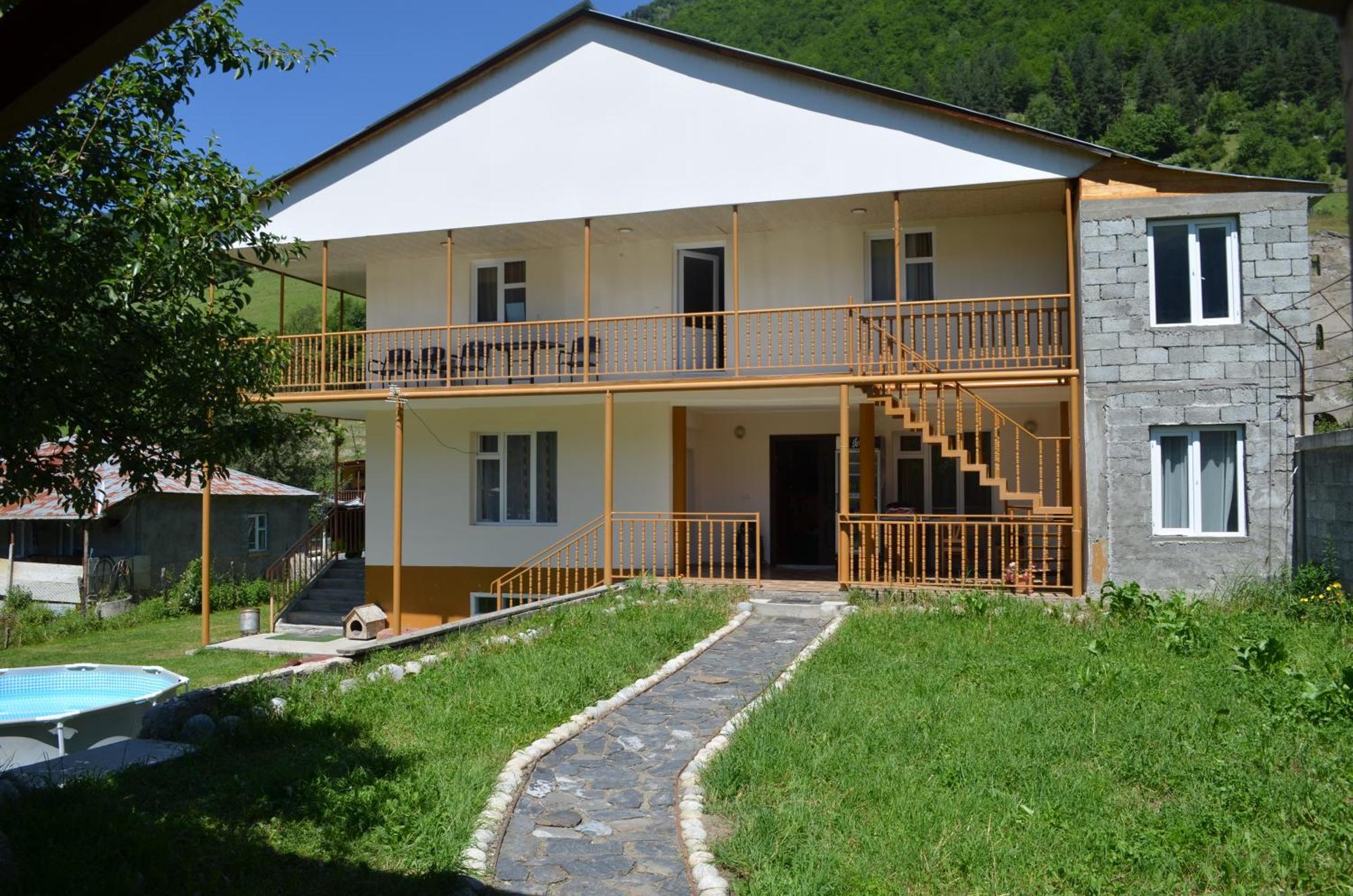Guesthouse Qarim Mestia Exterior photo