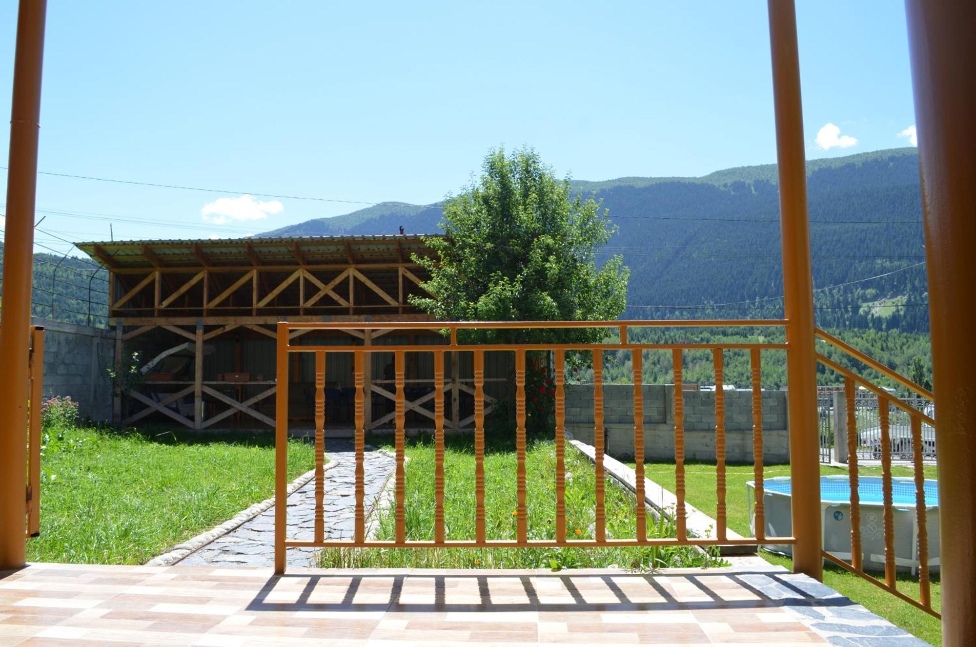 Guesthouse Qarim Mestia Exterior photo