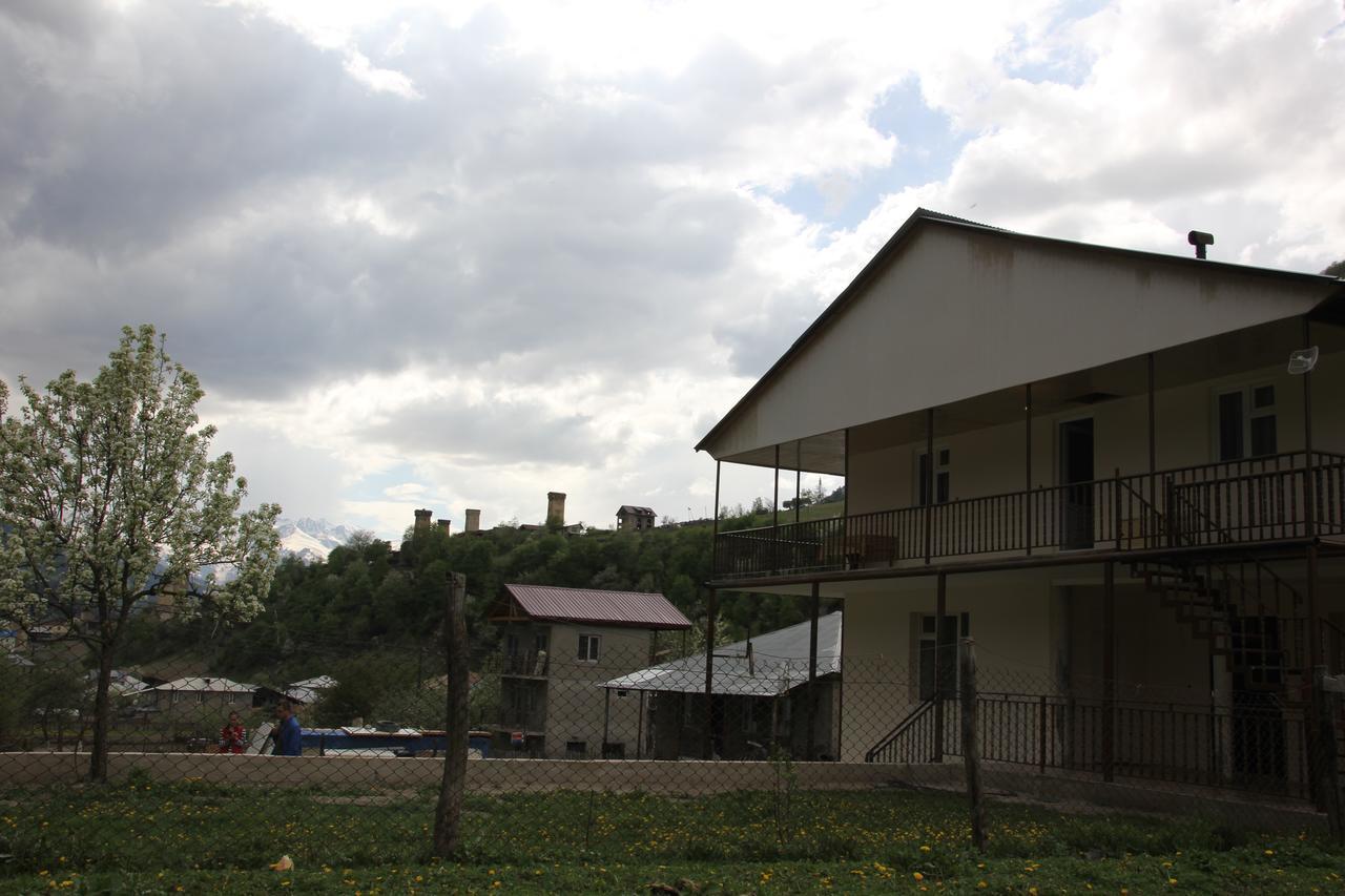 Guesthouse Qarim Mestia Exterior photo